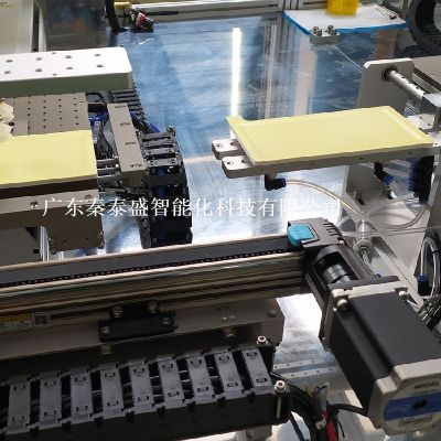 隔熱棉自動輔料機 新能源隔熱板自動貼背膠機 雙面貼裝設(shè)備
